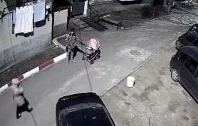 Moment rușinos la Hâncești. Un cuplu surprins de camerele de supraveghere în timp ce fură prosoape